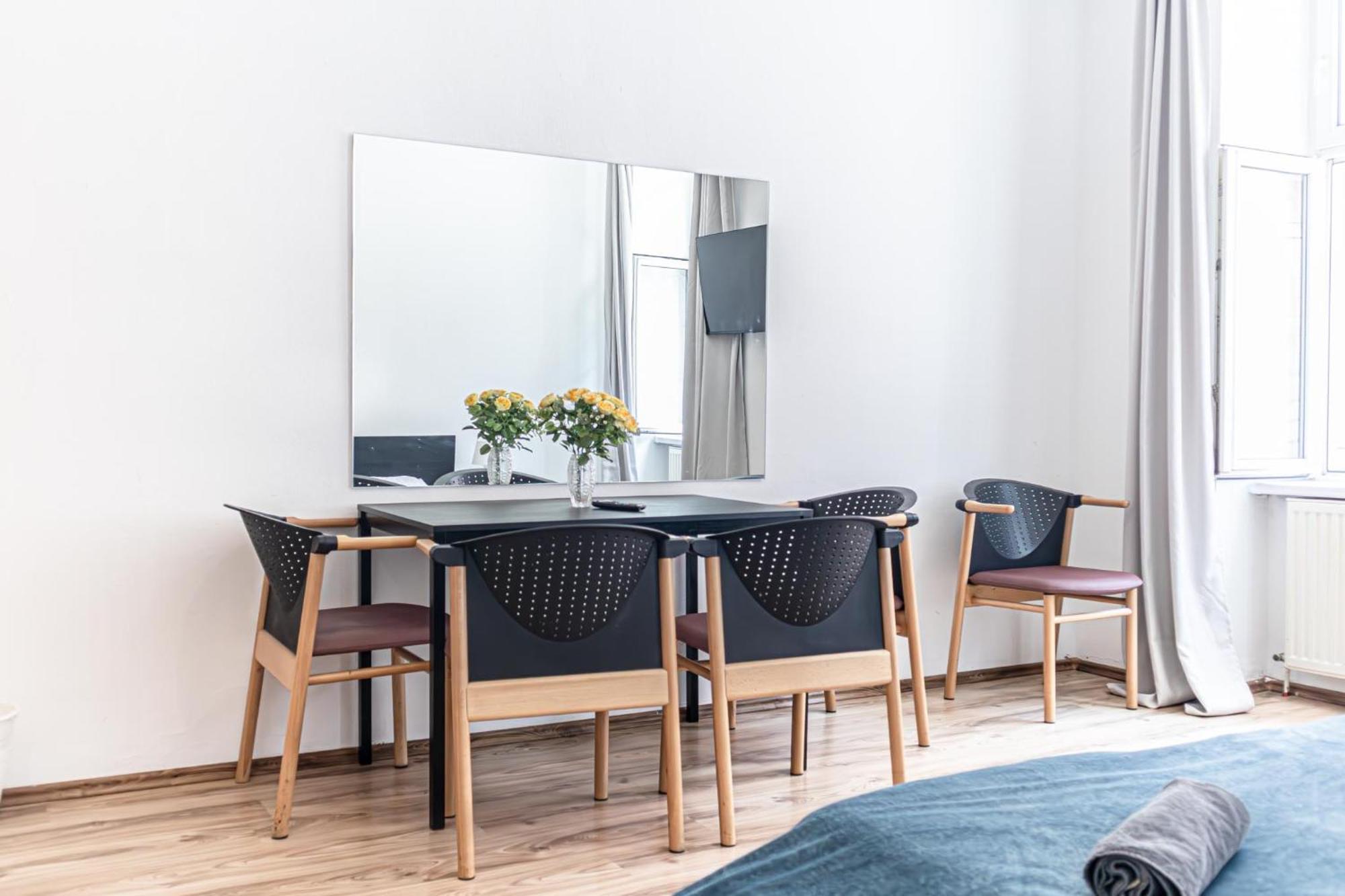 Budget Apartments Well Connected To The Whole City Вена Экстерьер фото